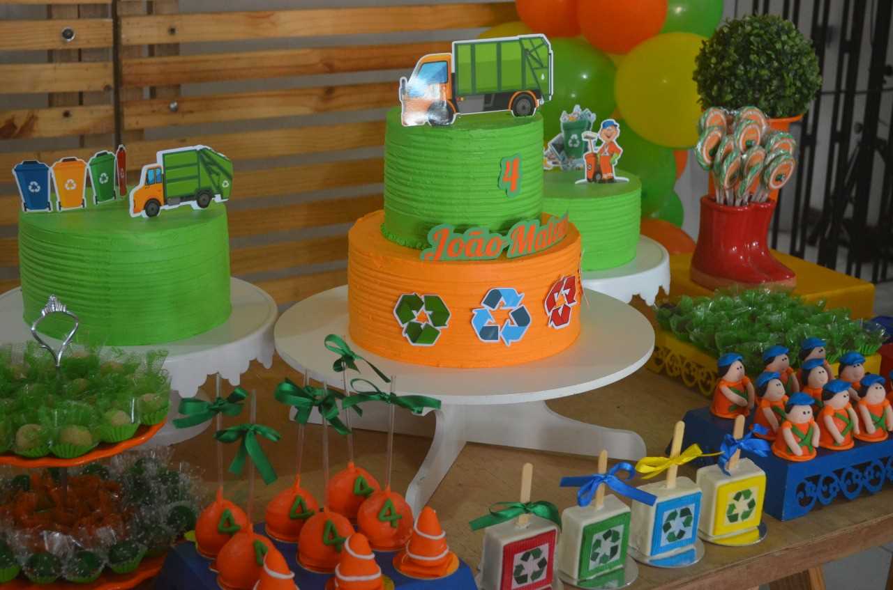 Camacã: Criança fã de Frank, o caminhão de Lixo, comemora aniversário com funcionários da limpeza
